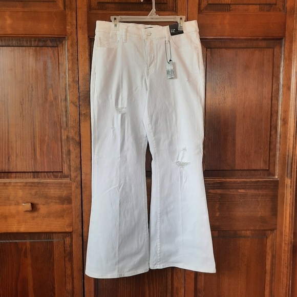 🛍 NWT Express 70s Flare Mid-rise white denim jeans size 12 short - Picture 2 of 15